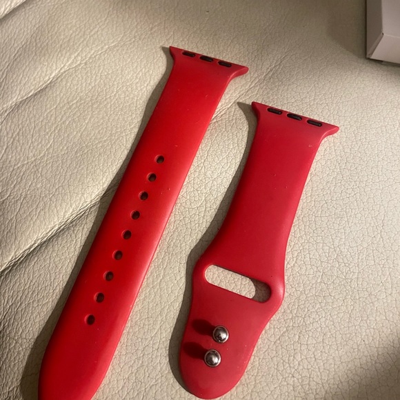 SALE📍📍📍Apple Watch Series 6 40mm with 2 bands and original box - Picture 7 of 7